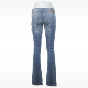 Jeans - Skit snygga jeans som tyvärr är alldeles förstora därav säljer jag de❤️