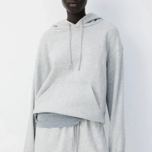 HOODIE - Superfin grå hoodie från hm i toppenskick (använd fåtal gånger). 