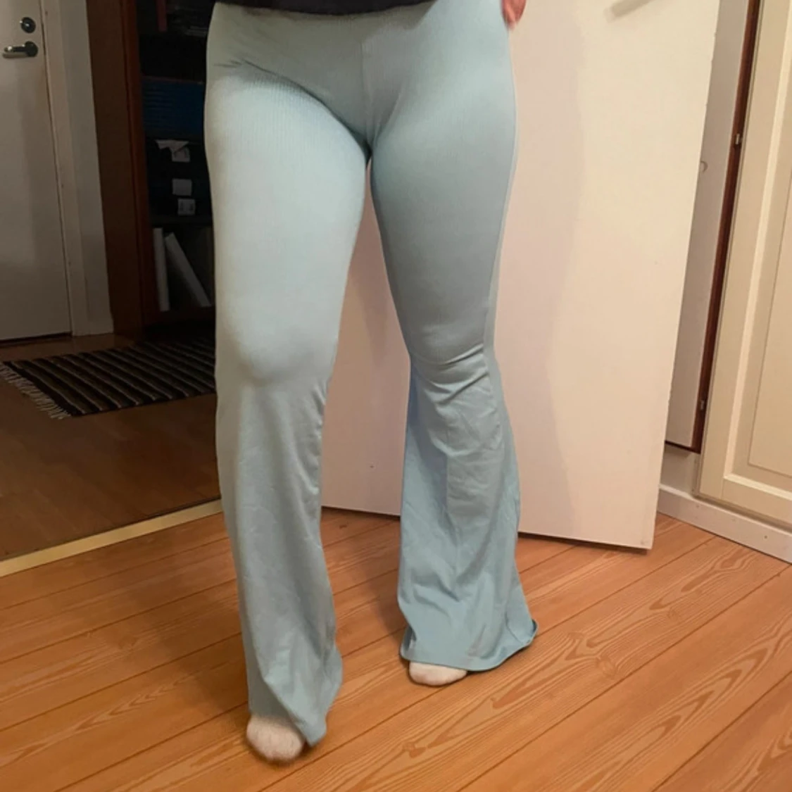 Ljusblå ribbade mjukis byxor - 90