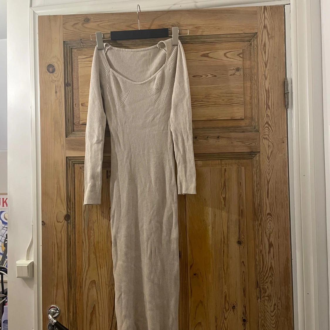 Beige ribbad långklänning - 90