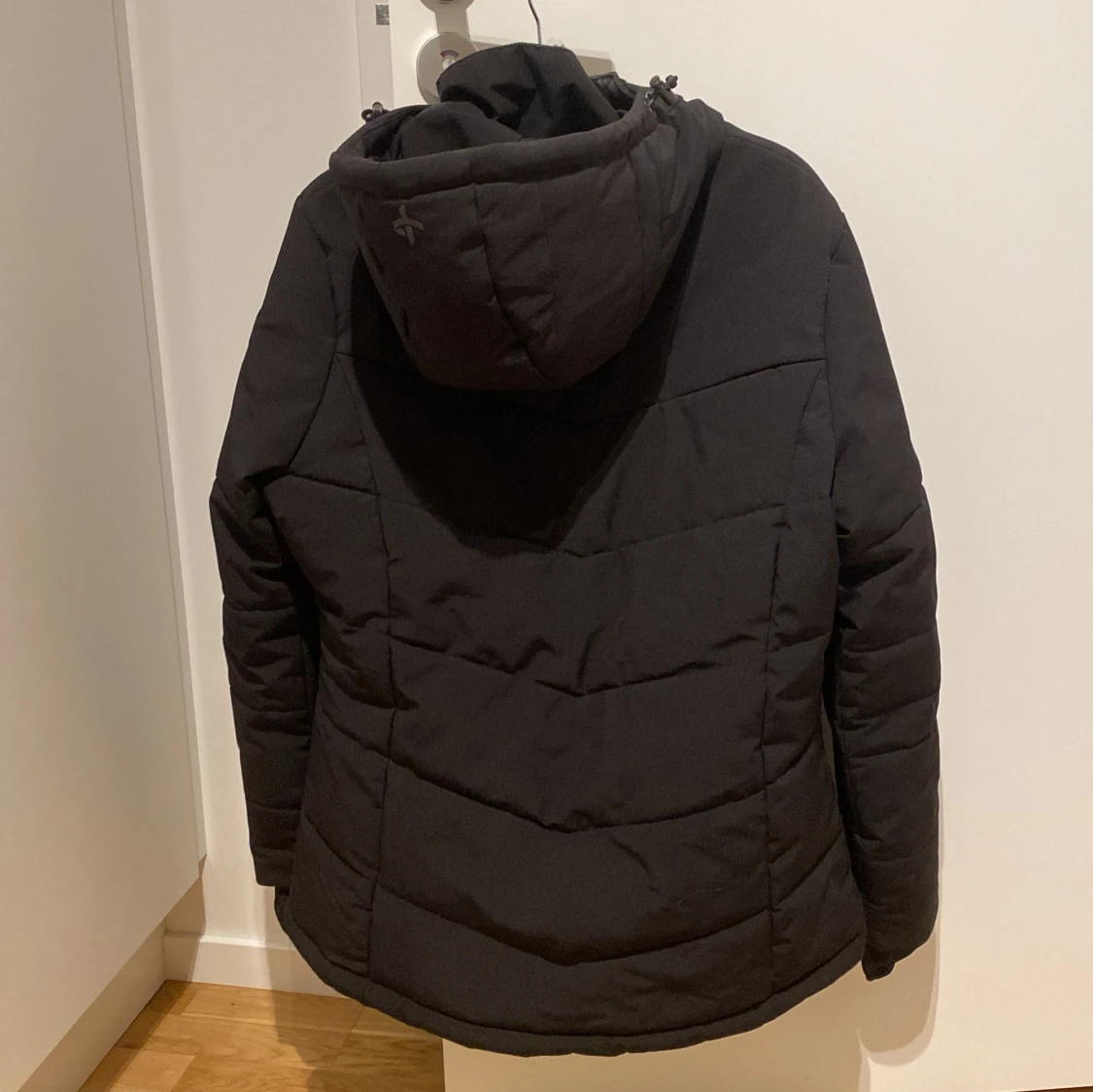 Svart skidjacka  - 90