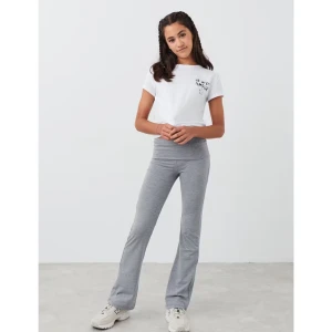 Soft touch folded trousers - Mysiga yogabyxor från Gina Young i soft touch material!! Aldrig använda, endast testade 🩶 De är i barnstorlek 158/164 men passar mig som är 160 och vanligtvis bär XS