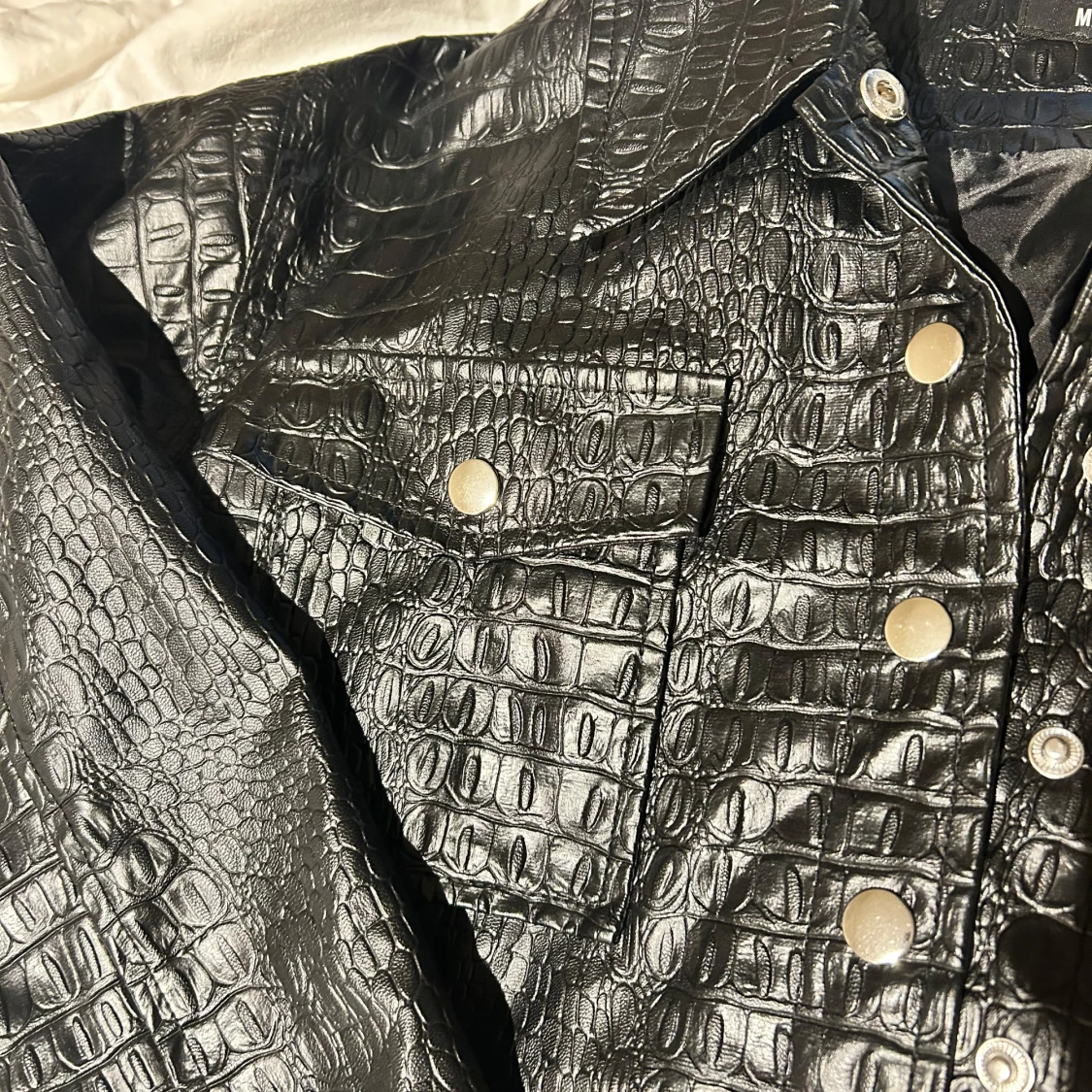 Svart croppad jacka  - 90