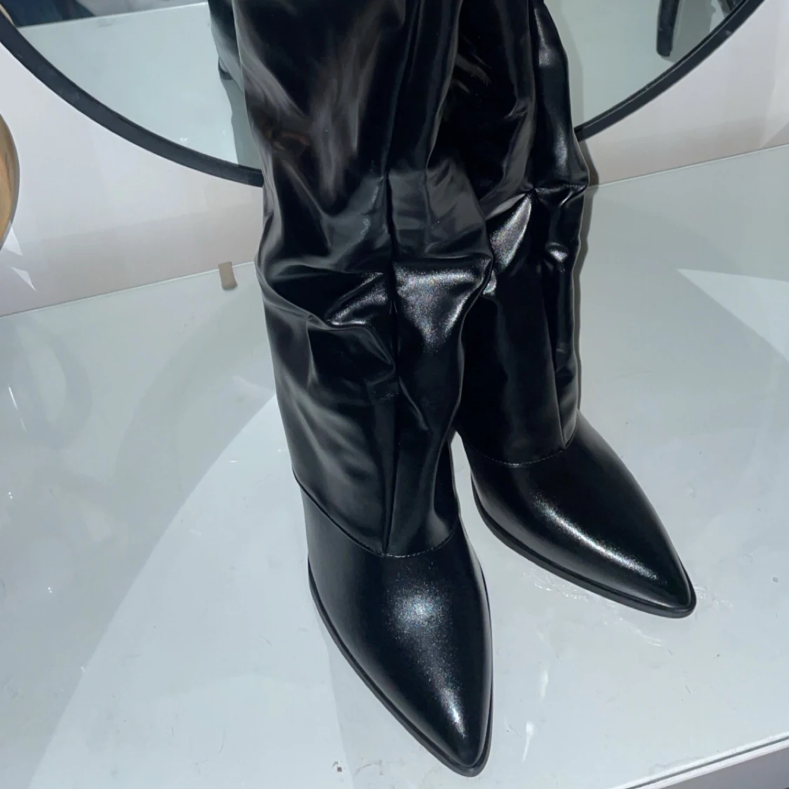 Svarta stövlar med spetsig tå - 93