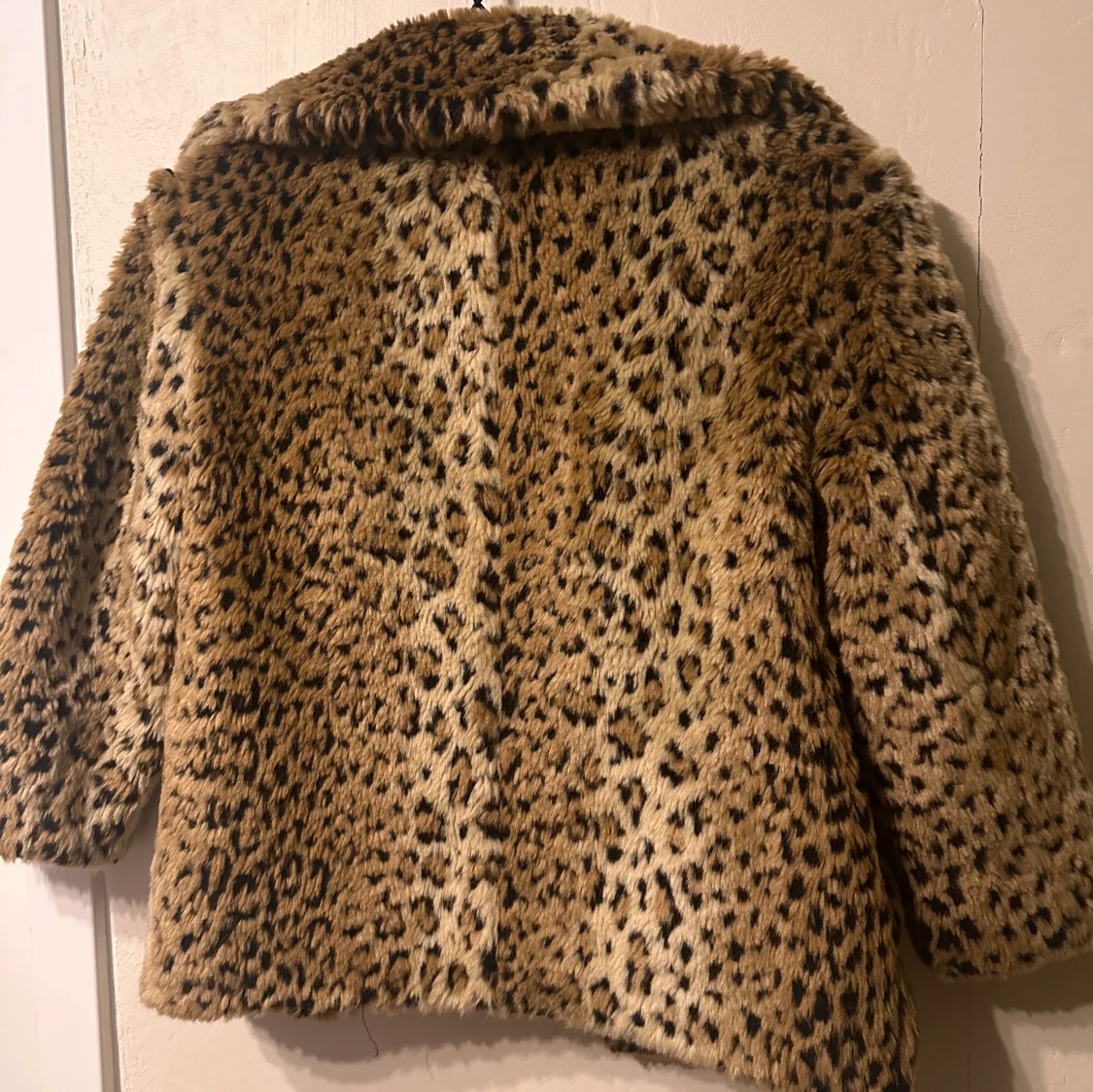 Leopardmönstrad pälsjacka från Tom Wolfe - 90