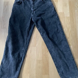 Mörkgrå jeans från woodbird  - Som helt nya 