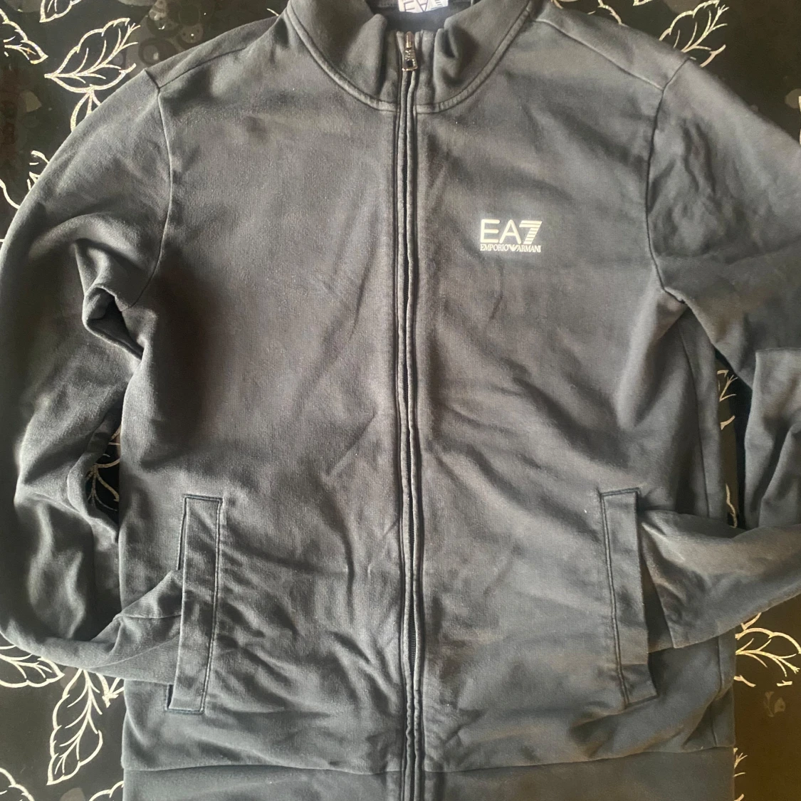 Svart jacka från Emporio Armani EA7