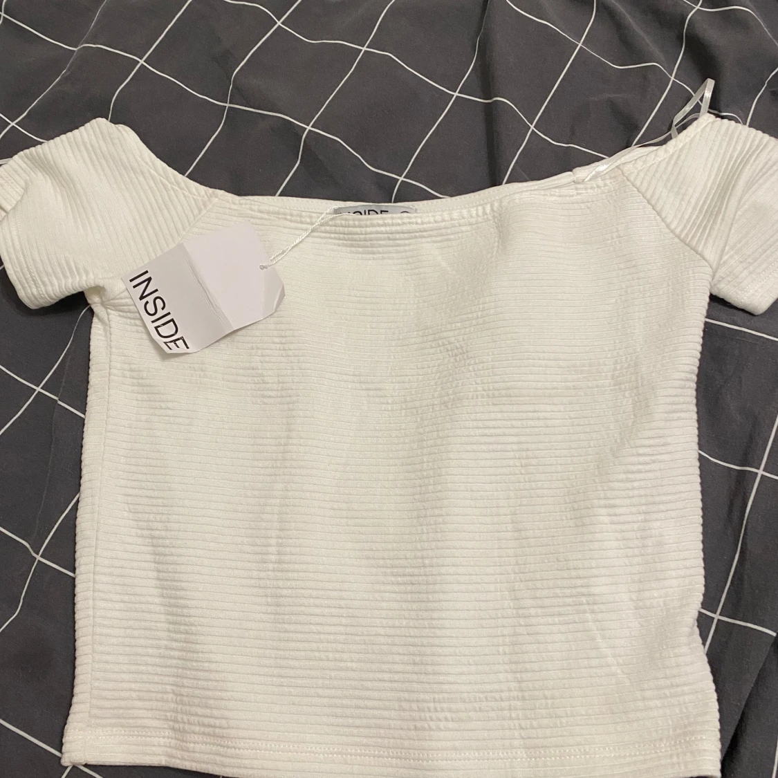 Helt ny vit off shoulder top  - 90