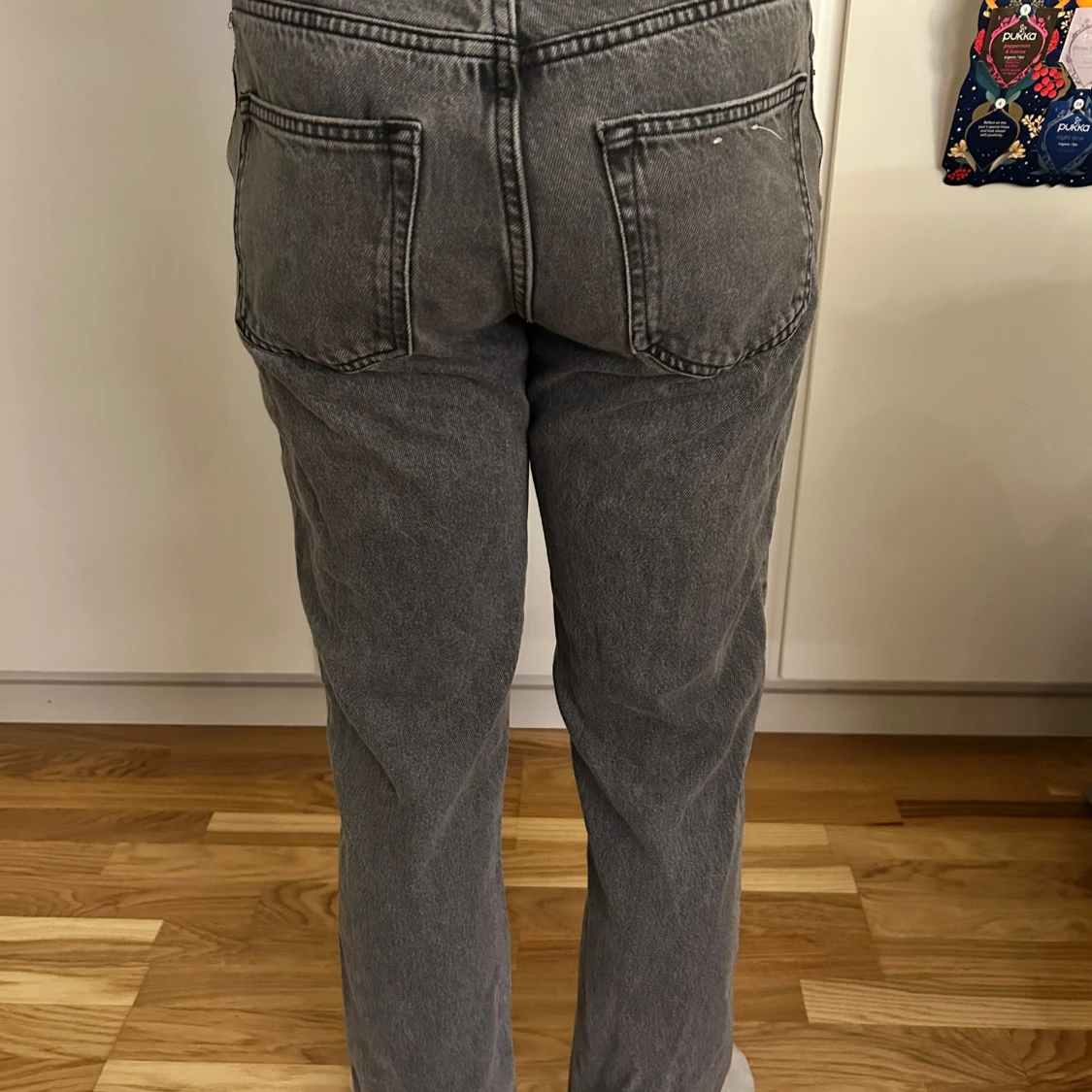 Grå jeansbyxor - 91