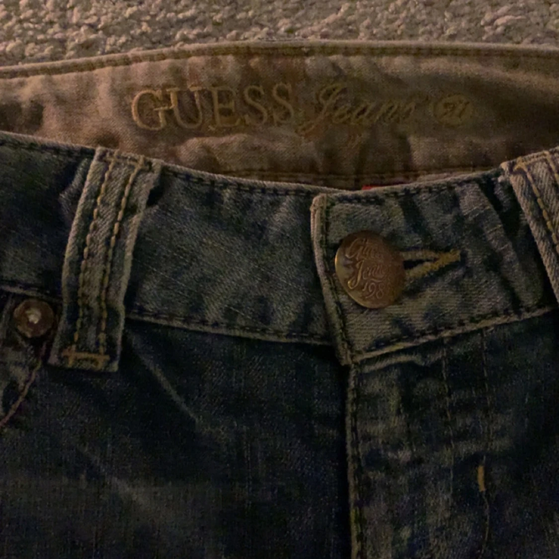 lågmidjade jeans Guess - 91