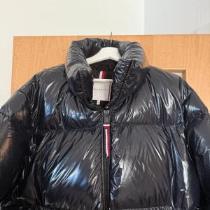 Tommy hilfiger dunjacka  - Jättefin jacka i dun💛 nypris 4400kr 