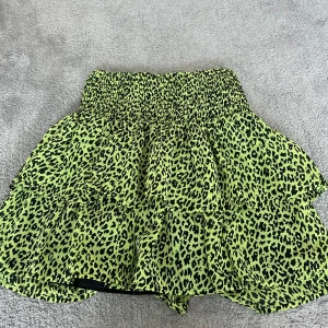 Leopardkjol - Leopardkjol,  Stl 146/152 men som en xs . Bra skick och pris kan diskuteras