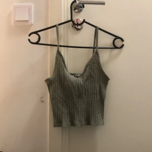 Crop top  - Har ej änvänt