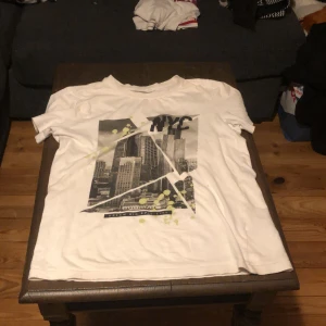 H.M t-shirt  - Använt några gånger 