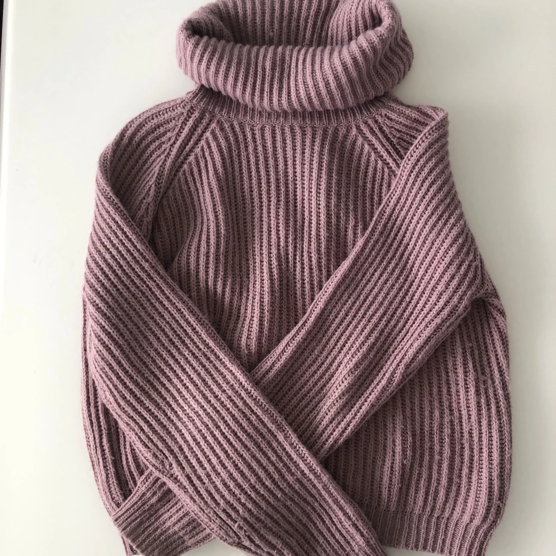 Lila stickad polotröja - 90