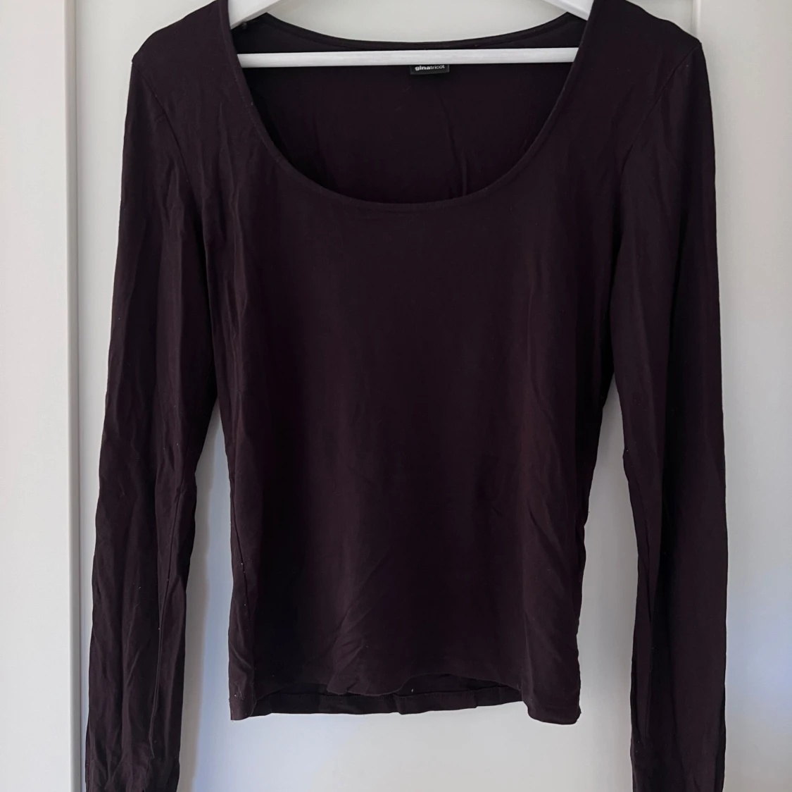 Svart långärmad topp med rund hals - 90