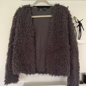 Fluffjacka/kofta - Storlek xs  Fint skick 