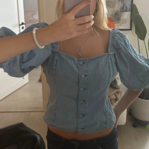 Jeans topp - Den efterlängtade jeanstoppen från HM, skit snygg 