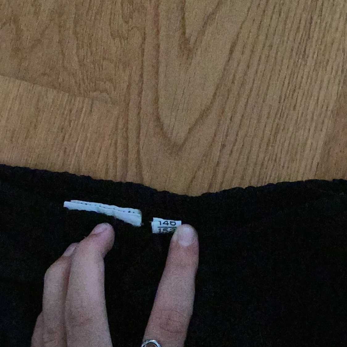 Svart volangkjol från Kappahl - 92