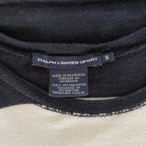 Ralph Lauren t-shirts  - Bra sick använder inye mer. Köpte för 6 månader sedan. 