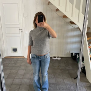 Tröja från zara - Superfin stickad tröja ifrån zara. Storlek M men passar på mig som har storlek xs-s vanligtvis. Nästintill oanvänd💞