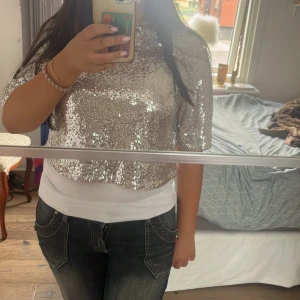  Trekvarts ärmadtröja -  Glittrig trekvarts ärmadtröja  Champagne rosa färg Superfin människor tyvärr inte använt så mycket💕