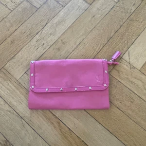 Ysl plånbok  - Super fint skick. 