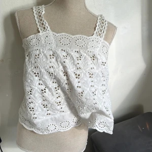 Linne  - Spets linne 