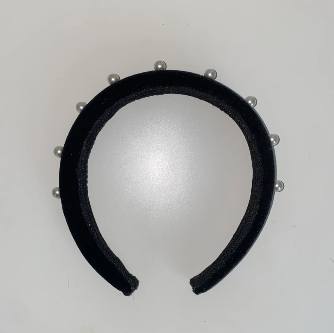 Diadem med pärlor på🫶