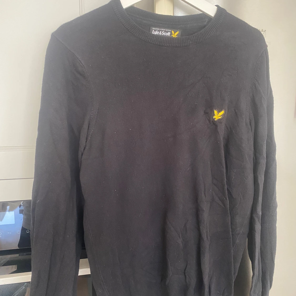 Svart tröja från Lyle & Scott