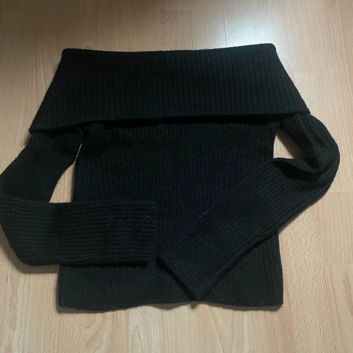 Offshoulder tröja - 90