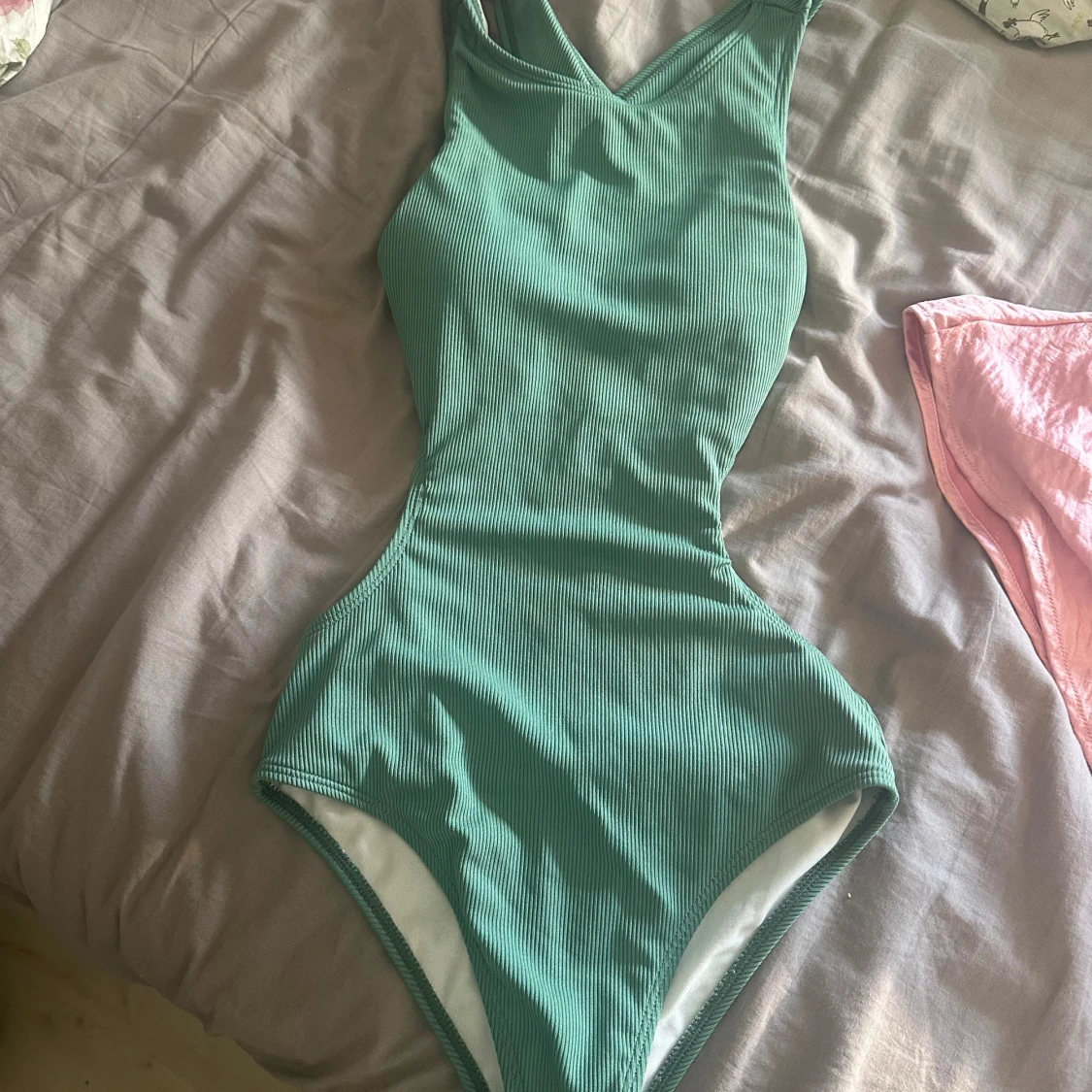 Baddräkt med öppenrygg