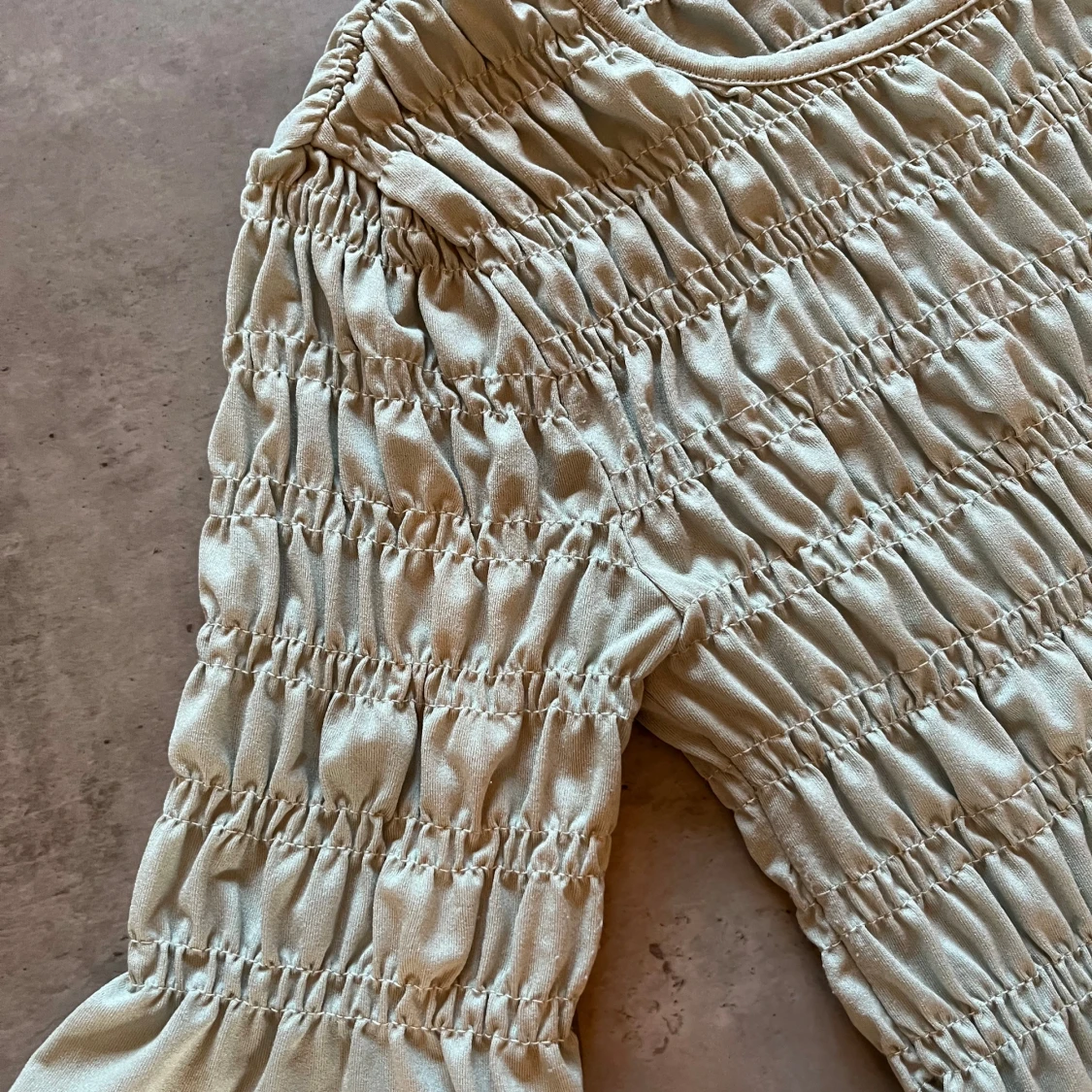 Smockad grön blus - 91