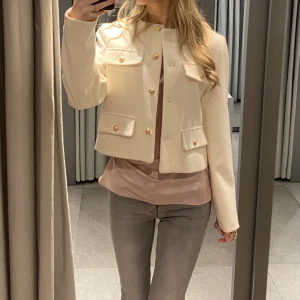 Zara jacka  - DÖ snygg zara jacka perfekt till hösten 😍😍