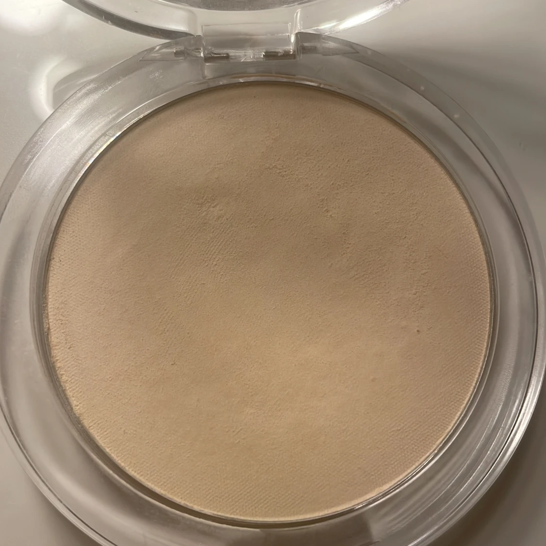 Essence Brighton up! ( banana powder) - 92
