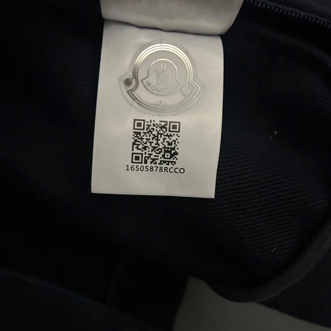 Mörkblå Moncler Hoodie. - 92