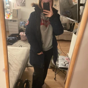 Canada goose - Storlek M ganska använd men fof i fint skick