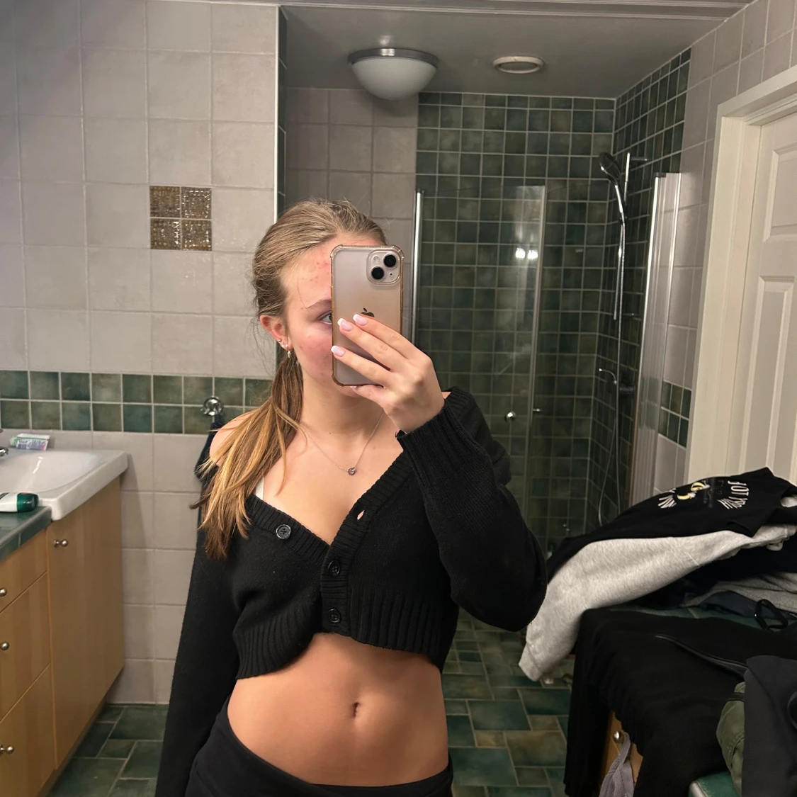 Svart croppad kofta från H&M  - 90