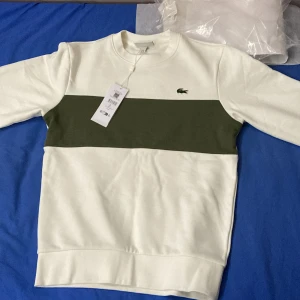 Lacoste tröja - Lacoste tröja som jag inte har använt.