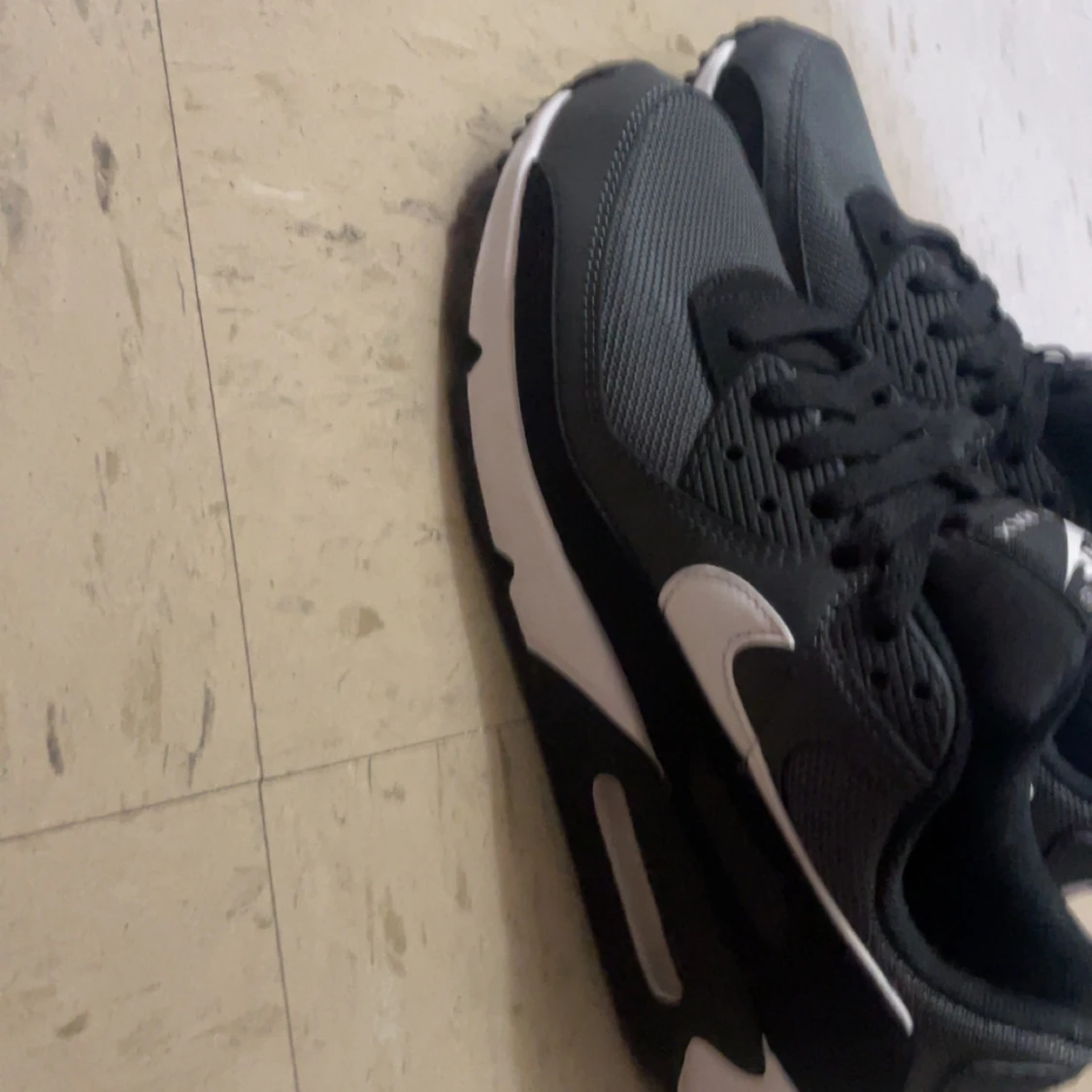 Nike Air Max i svart och grå - 92