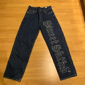 Sweet skate byxor 👖 🟦🔷🔹 - Sweet skate byxor 👖 👖🟦 Storlek X small Hell nya Har använts några gånger 🟦🔷🔹