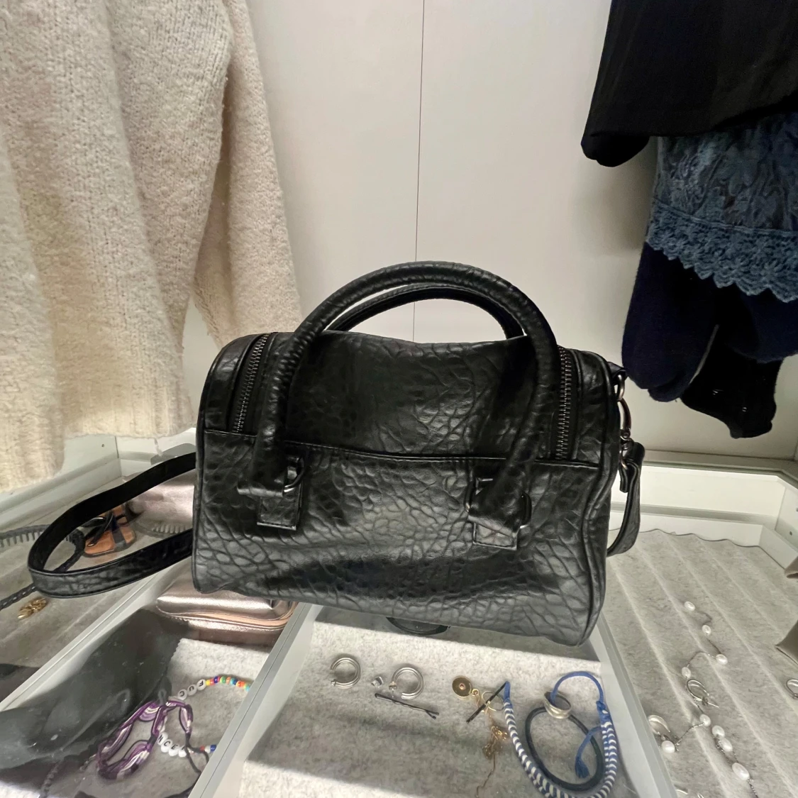 Svart Zadig liknande axelväska i skinn - 90