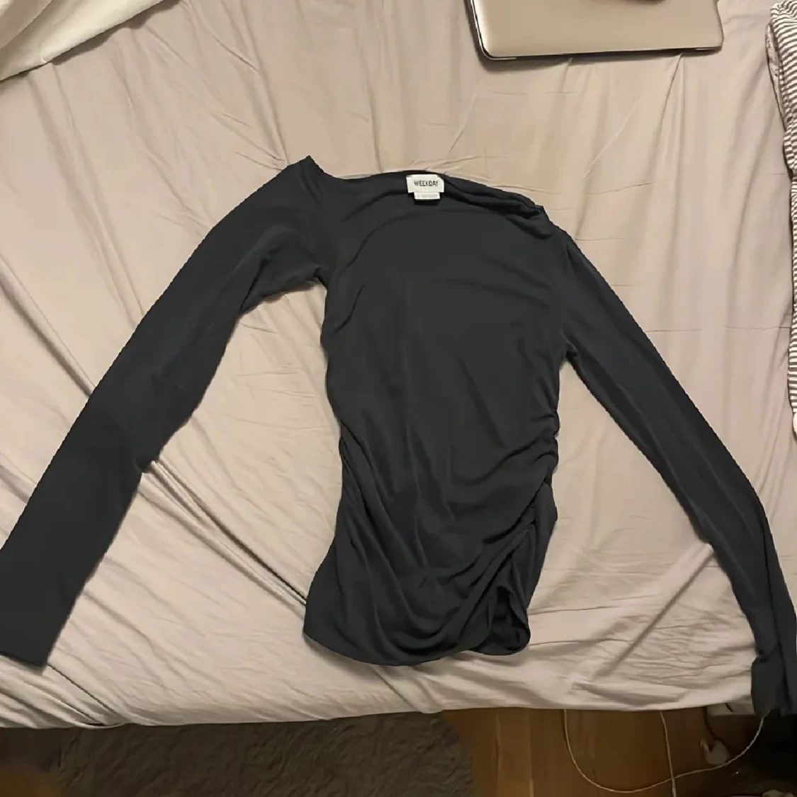 Assymetrisk tröja från weekday  - 90