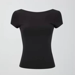 Soft touch tröja med öppen rygg - Otroligt skönt material, tröjan är helt slutsåld. Den är i princip i nyskick då den endast är använd fåtal ggr. Kom privat för egna bilder🫶🏻Färgen är grå blå isch