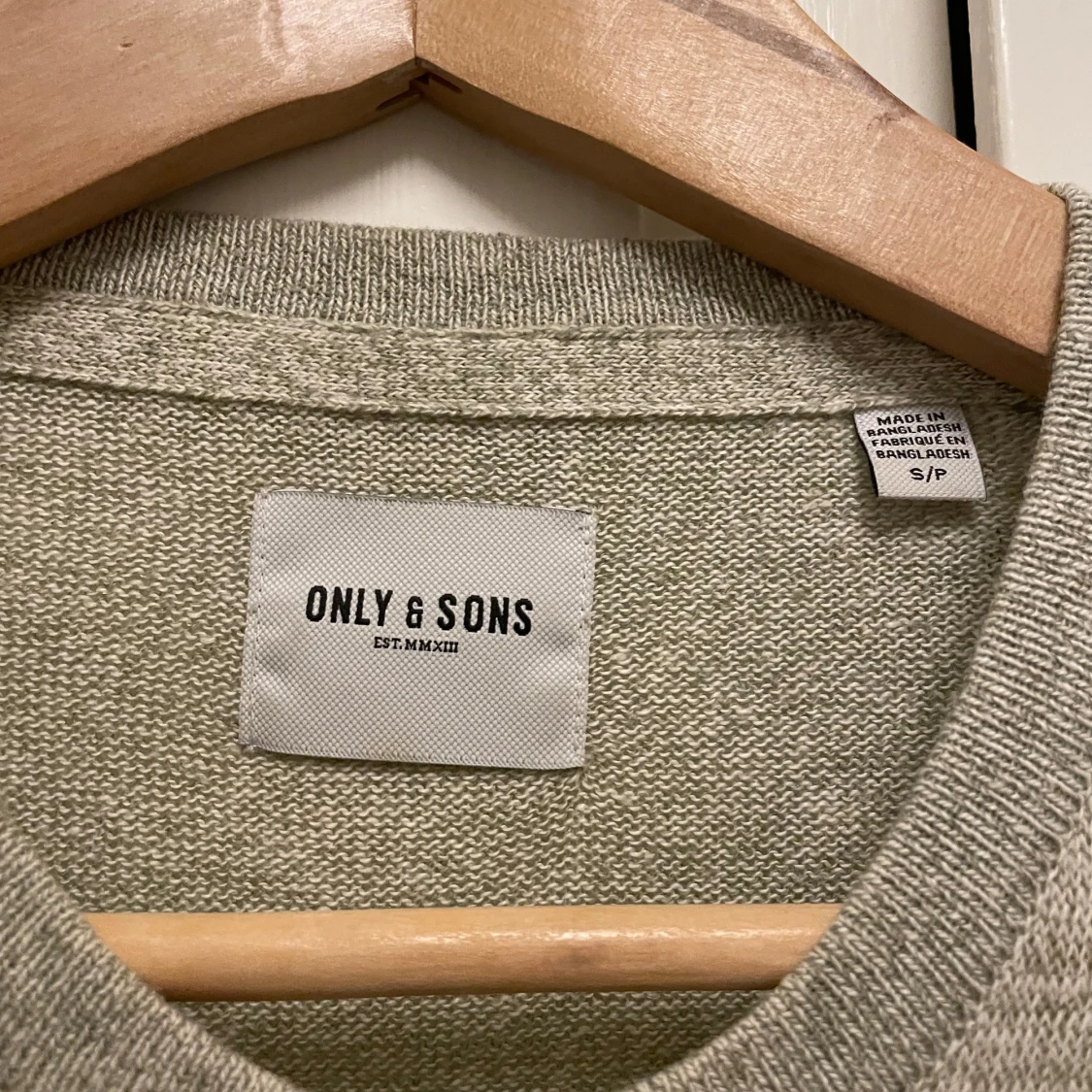 Grå tröja från Only & Sons - 91