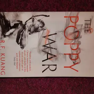 The poppy war av R.F. Luang Språk: engelska Pocketformat, fint skick