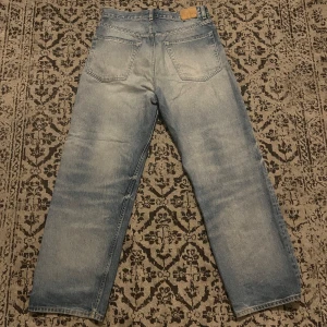 Galaxy jeans weekday  - Knappt använda galaxy jeans från weekday. Storlek 30/32. Jättefin wash