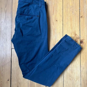 DonDup chinos - Säljer mina chinos från DonDup som är i riktigt bra skick! 🔥 Byxorna är använda men det finns inga skavanker eller annat.  Priset går att diskutera så kom med prisförslag! ✅