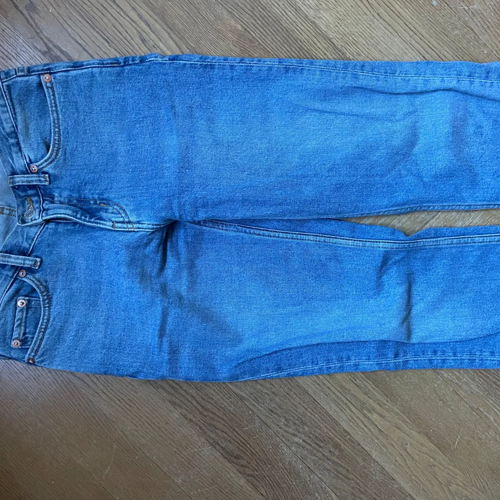 Twig jeans weekday Storlek S. Jeans & Byxor.