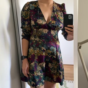 Zara dress - Used but in good condition 